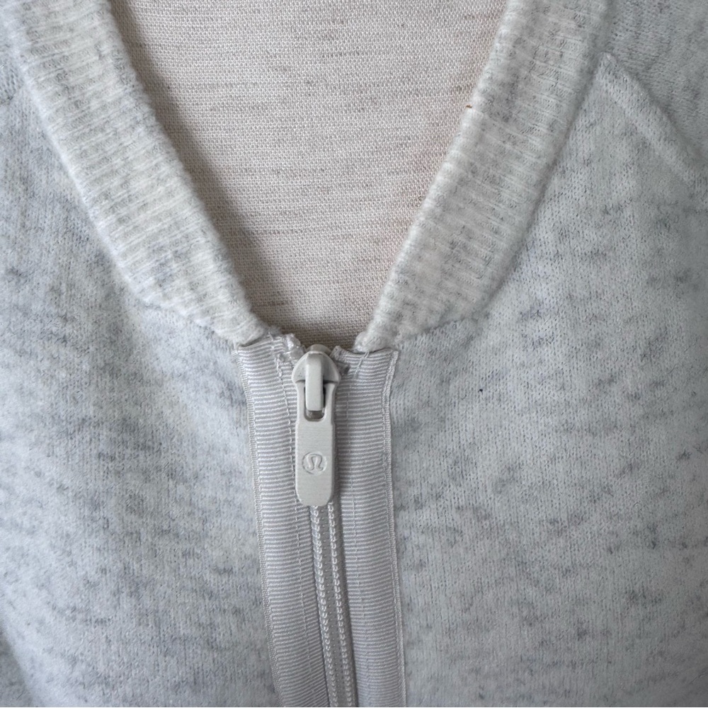 Lululemon 🍋 Weekend Wander Jacket - Color: Heathered Light Ivory / Silver Ice - Picture 8 of 10